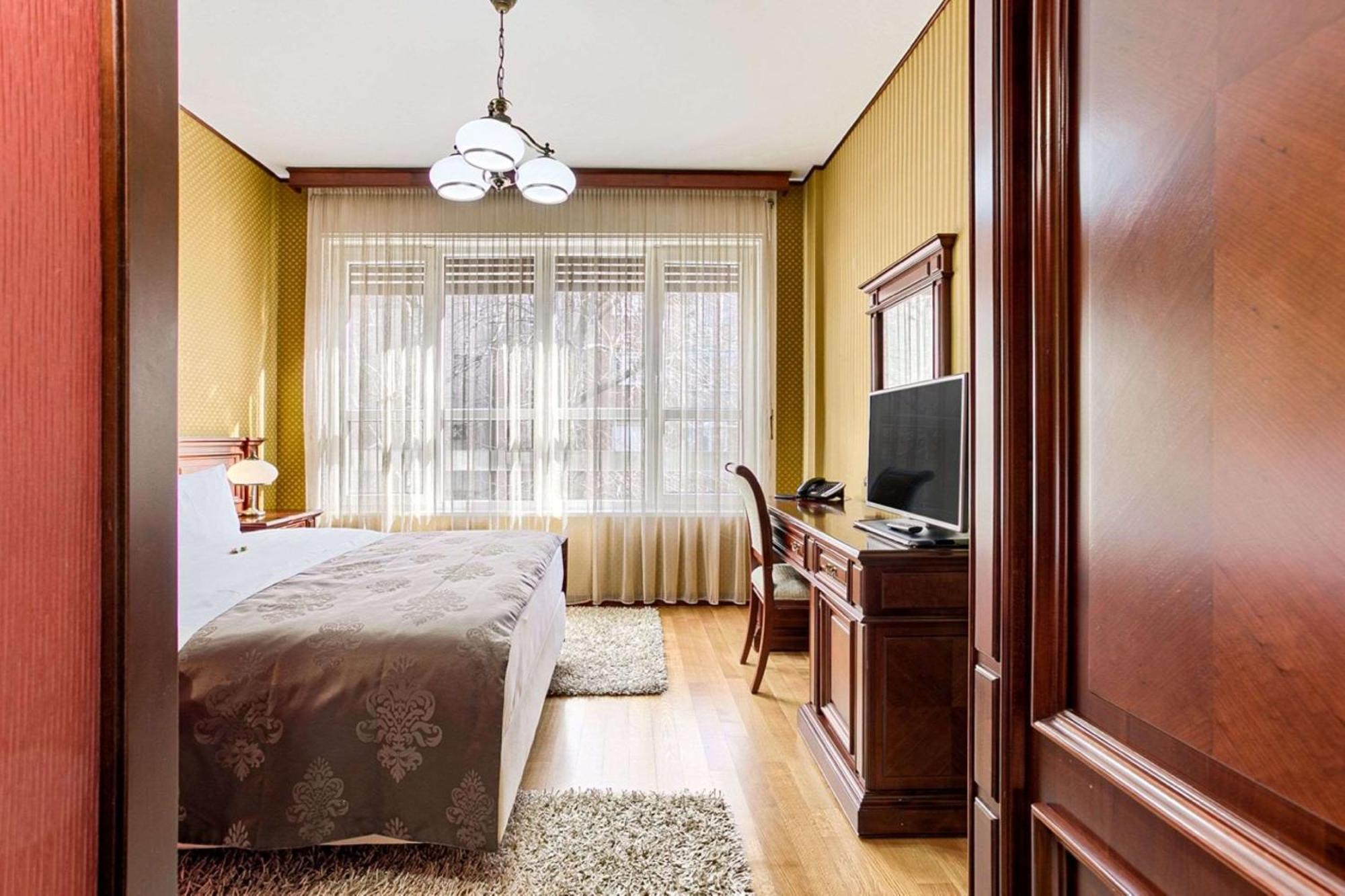 Best Western Central Hotel Арад Екстер'єр фото