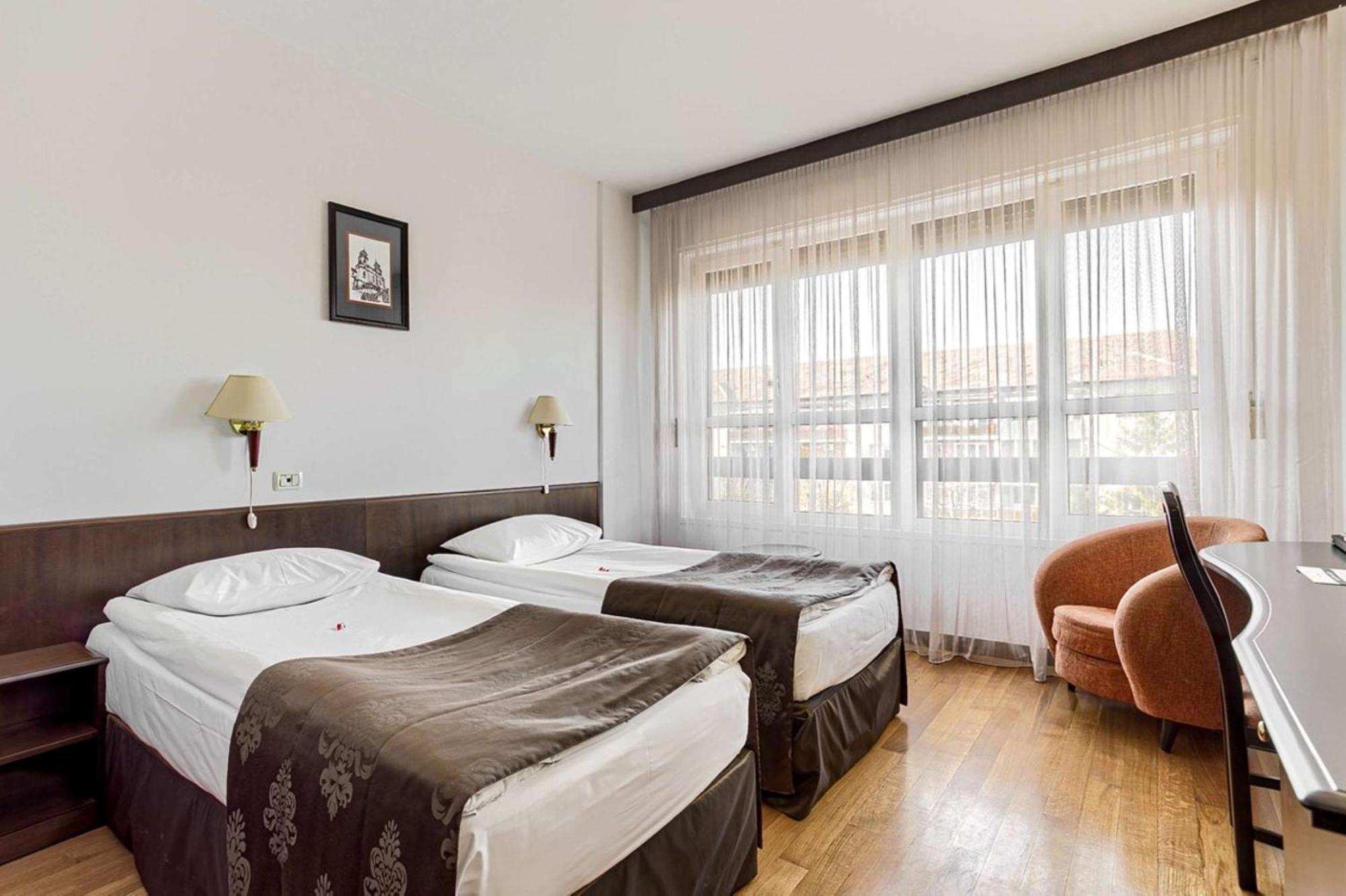 Best Western Central Hotel Арад Екстер'єр фото