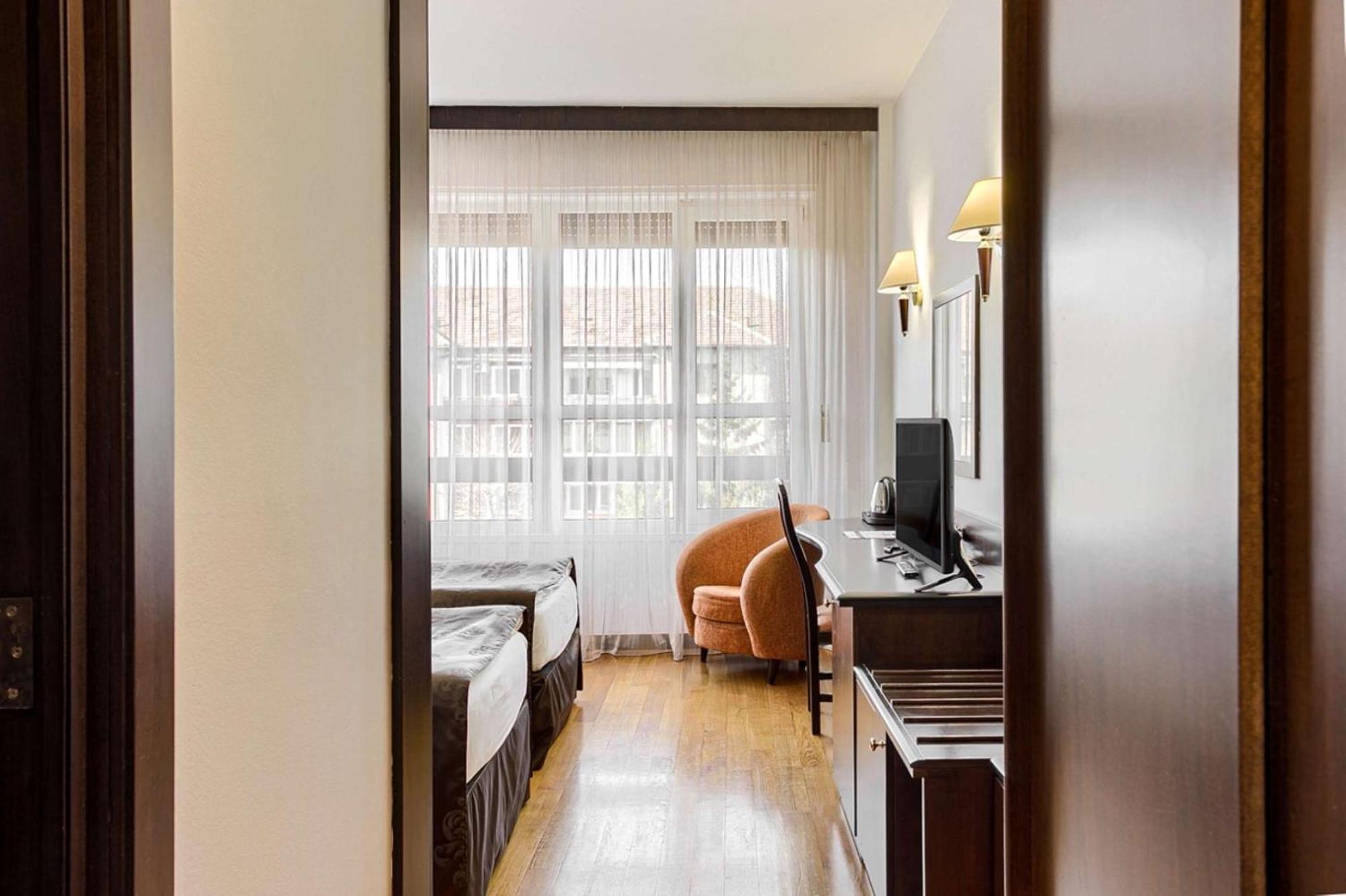 Best Western Central Hotel Арад Екстер'єр фото