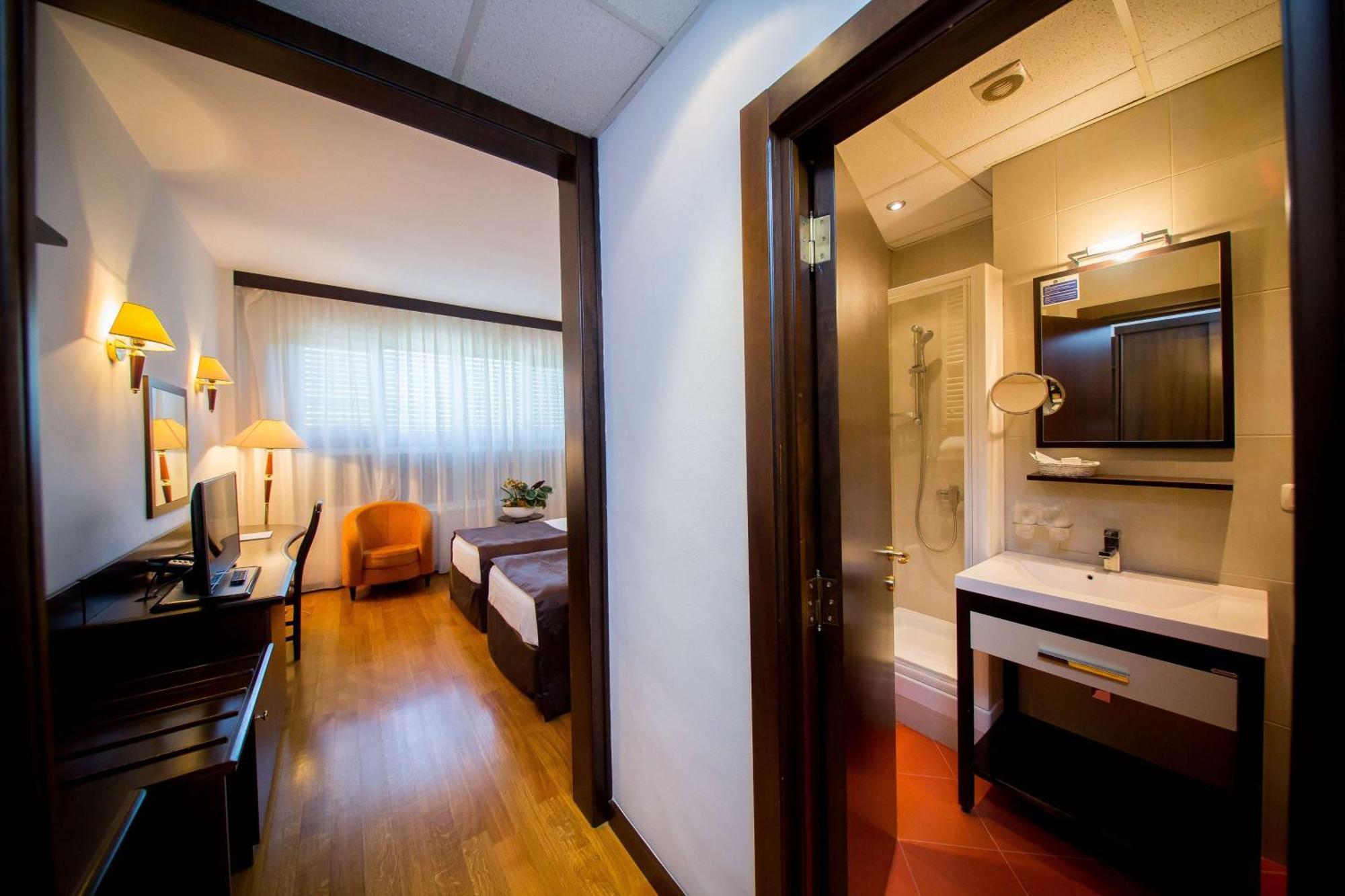 Best Western Central Hotel Арад Екстер'єр фото