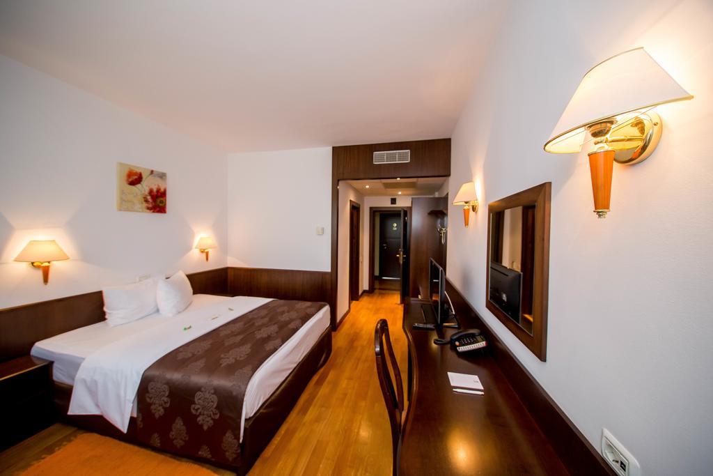 Best Western Central Hotel Арад Екстер'єр фото