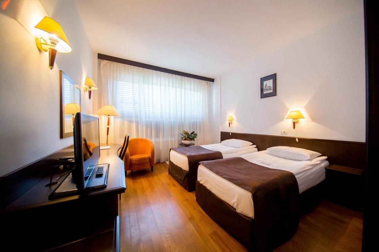 Best Western Central Hotel Арад Екстер'єр фото